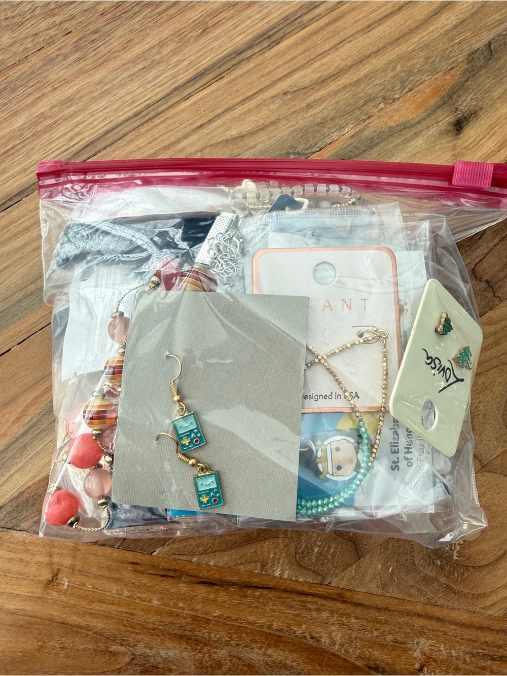AMAZING VALUE NWT Mixed Jewelry lot - Earrings, Necklaces, Gifts